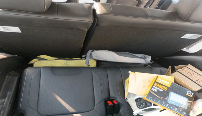 2017 Tata Hexa XTA 4X2 7 STR, Diesel, Automatic, 1,20,075 km, interior