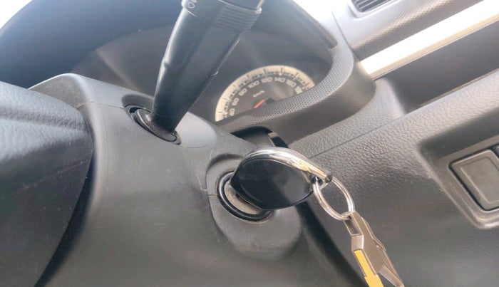 2013 Maruti Swift VXI, Petrol, Manual, 1,28,710 km, interior