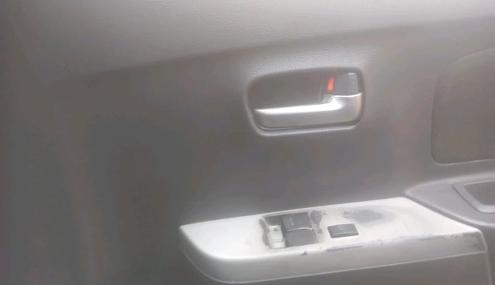 2011 Maruti Wagon R 1.0 LXI CNG, Petrol, Manual, 1,60,331 km, interior