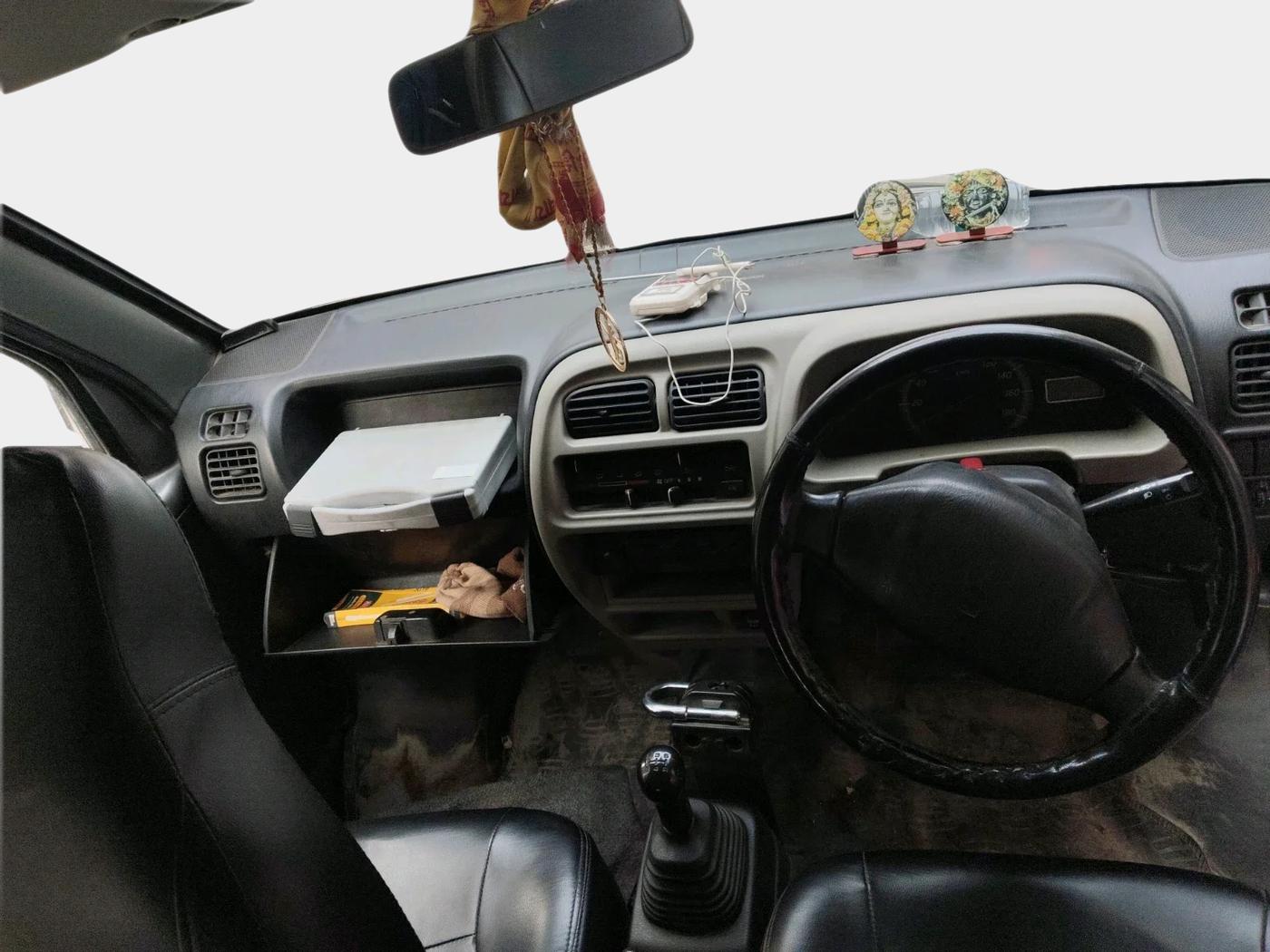 2017 Maruti Eeco 5 STR WITH A/C+HTR, CNG, Manual, 1,40,185 km, interior