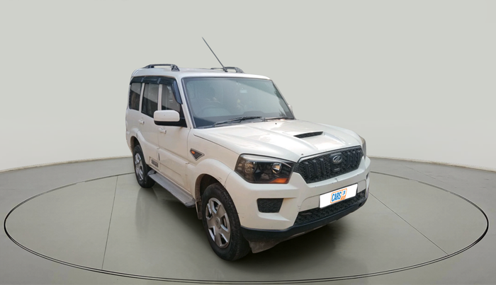 2017 Mahindra Scorpio S4 PLUS 1.99 INTELLI-HYBRID, Diesel, Manual, 61,737 km, exterior