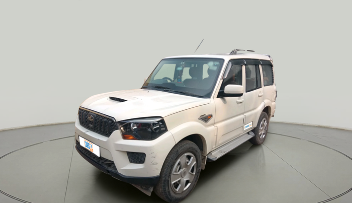 2017 Mahindra Scorpio S4 PLUS 1.99 INTELLI-HYBRID, Diesel, Manual, 61,737 km, exterior