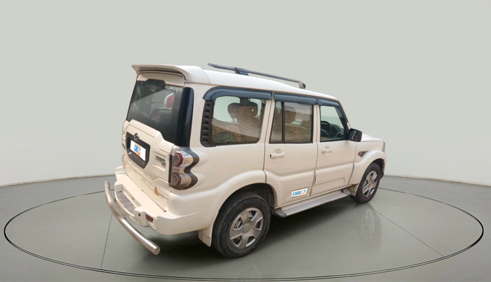 2017 Mahindra Scorpio S4 PLUS 1.99 INTELLI-HYBRID, Diesel, Manual, 61,737 km, exterior