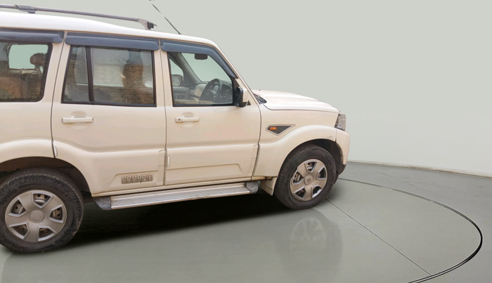 2017 Mahindra Scorpio S4 PLUS 1.99 INTELLI-HYBRID, Diesel, Manual, 61,737 km, exterior