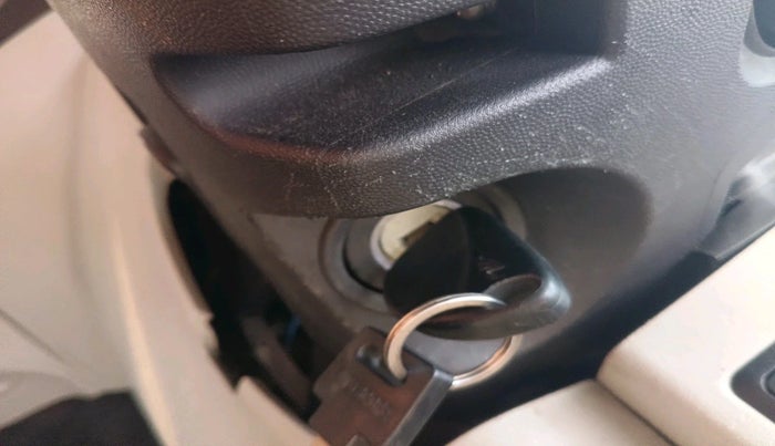 2017 Mahindra Scorpio S4 PLUS 1.99 INTELLI-HYBRID, Diesel, Manual, 61,737 km, interior