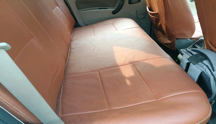 2017 Mahindra Scorpio S4 PLUS 1.99 INTELLI-HYBRID, Diesel, Manual, 61,737 km, interior