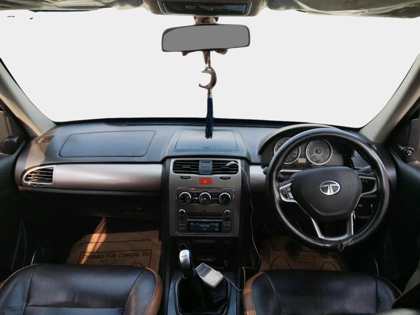 2017 Tata Safari Storme 2.2 VX 4X2, Diesel, Manual, 1,29,685 km, interior