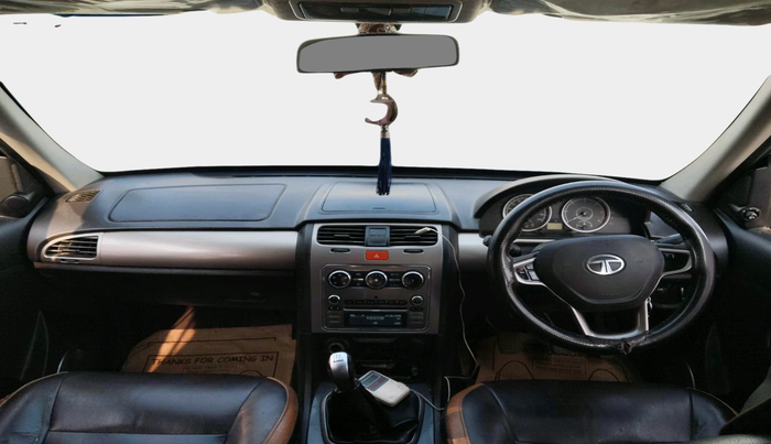 2017 Tata Safari Storme 2.2 VX 4X2, Diesel, Manual, 1,29,685 km, interior