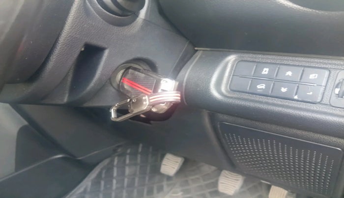 2022 Mahindra Thar LX HT PETROL 4WD MT, Petrol, Manual, 57,616 km, interior