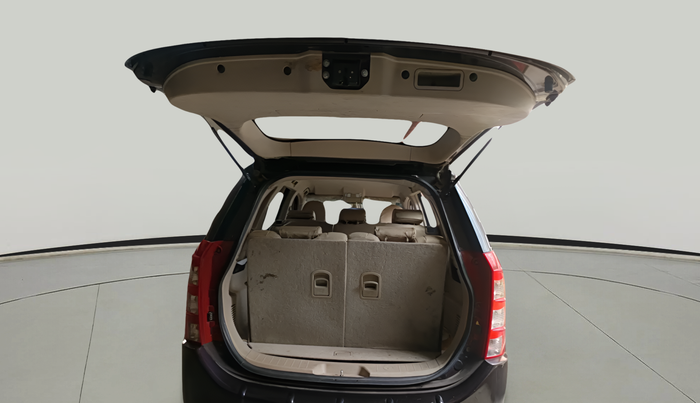 2017 Mahindra XUV500 W6 1.99, Diesel, Manual, 1,12,440 km, exterior