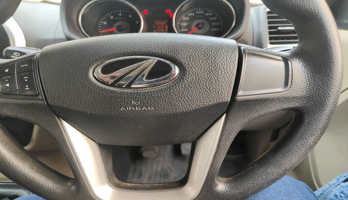 2017 Mahindra TUV300 T8, Diesel, Manual, 71,250 km, interior