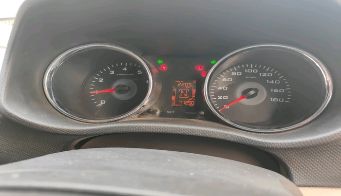 2017 Mahindra TUV300 T8, Diesel, Manual, 71,250 km, interior