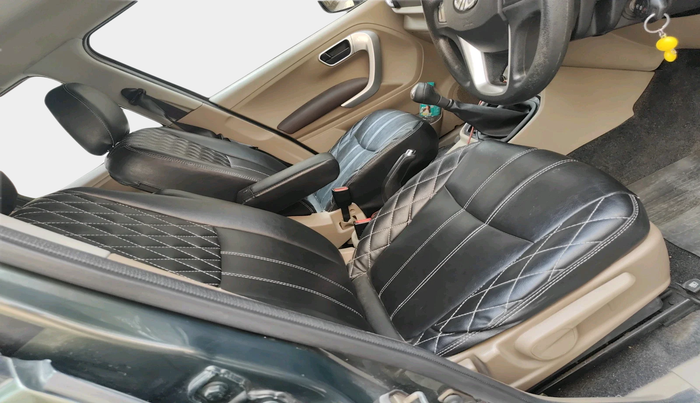 2017 Mahindra TUV300 T8, Diesel, Manual, 71,250 km, interior