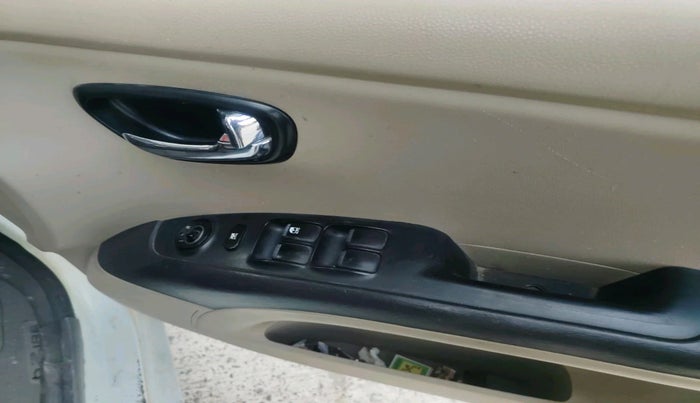 2012 Hyundai i10 MAGNA 1.2, Petrol, Manual, 1,02,636 km, interior