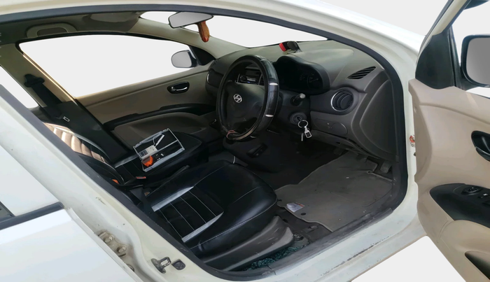 2012 Hyundai i10 MAGNA 1.2, Petrol, Manual, 1,02,636 km, interior