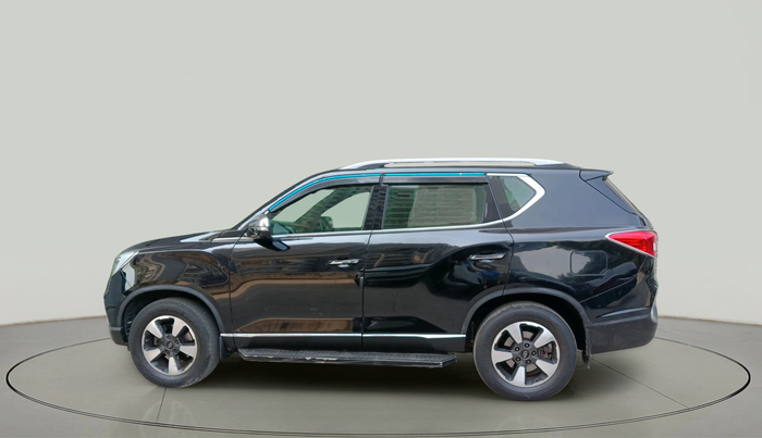 2022 Mahindra ALTURAS G4 2WD AT, Diesel, Automatic, 15,437 km, exterior