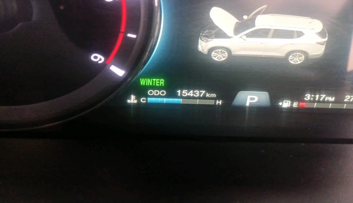 2022 Mahindra ALTURAS G4 2WD AT, Diesel, Automatic, 15,437 km, interior