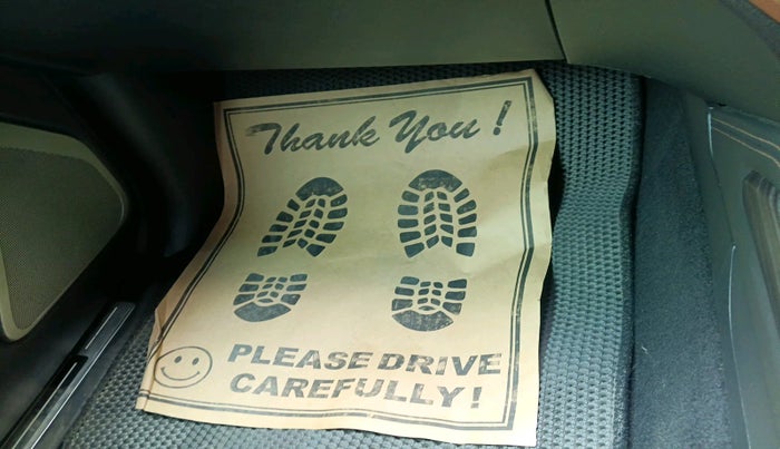 2022 Mahindra ALTURAS G4 2WD AT, Diesel, Automatic, 15,437 km, interior