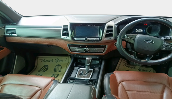 2022 Mahindra ALTURAS G4 2WD AT, Diesel, Automatic, 15,437 km, interior