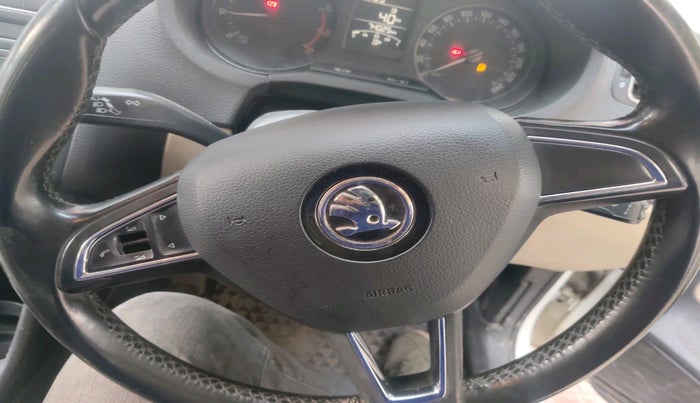 2017 Skoda Rapid AMBITION 1.6 MPI MT, Petrol, Manual, 74,025 km, interior