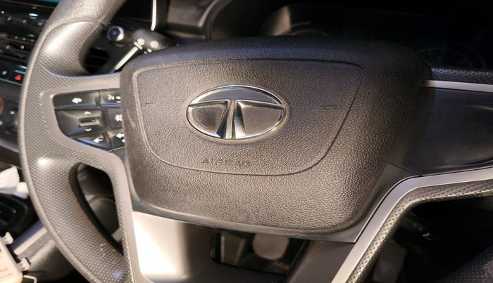 2021 Tata Harrier XM 2.0L KRYOTEC, Diesel, Manual, 1,02,695 km, interior