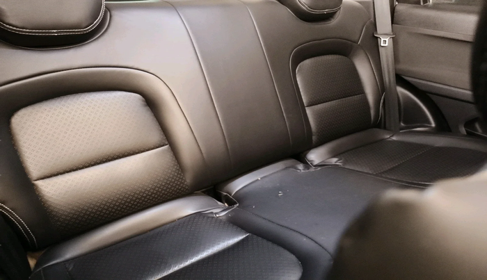 2021 Tata Harrier XM 2.0L KRYOTEC, Diesel, Manual, 1,02,695 km, interior