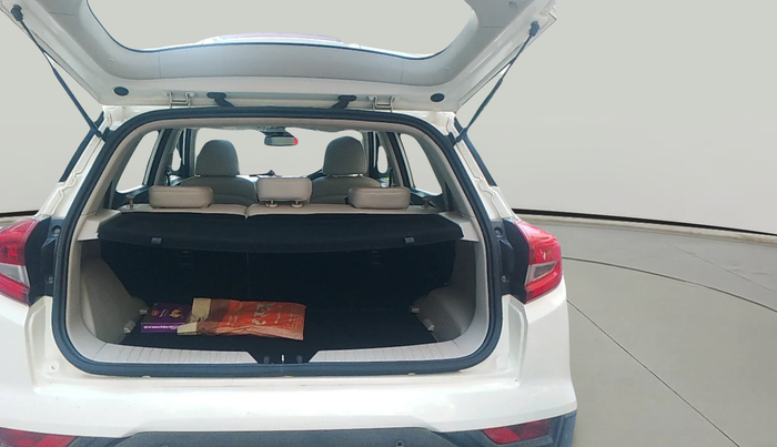 2021 Mahindra XUV300 W8 (O) 1.5 DIESEL, Diesel, Manual, 92,884 km, exterior