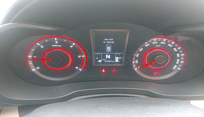 2021 Mahindra XUV300 W8 (O) 1.5 DIESEL, Diesel, Manual, 92,884 km, interior