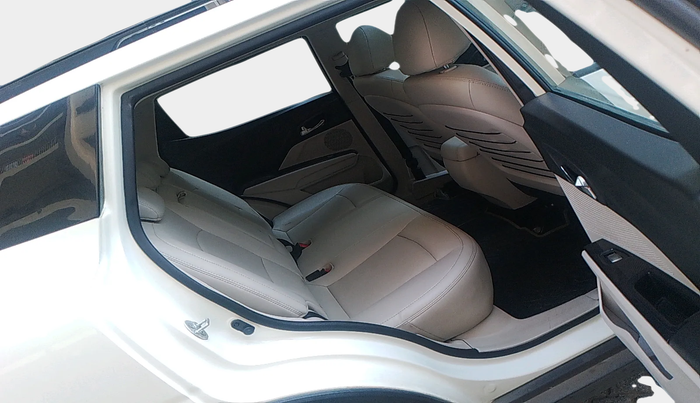 2021 Mahindra XUV300 W8 (O) 1.5 DIESEL, Diesel, Manual, 92,884 km, interior