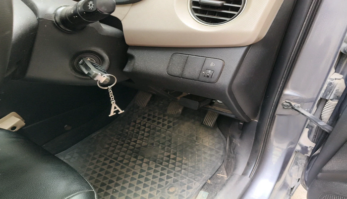 2017 Hyundai Grand i10 SPORTZ 1.2 KAPPA VTVT, Petrol, Manual, 1,07,445 km, interior