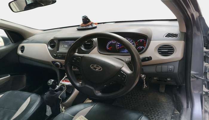 2017 Hyundai Grand i10 SPORTZ 1.2 KAPPA VTVT, Petrol, Manual, 1,07,445 km, interior