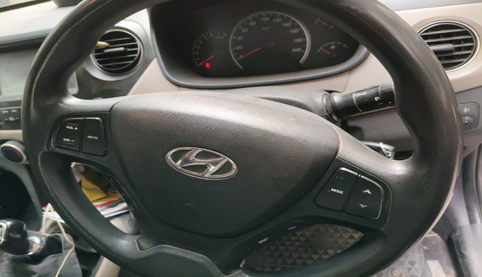 2017 Hyundai Grand i10 SPORTZ 1.2 KAPPA VTVT, Petrol, Manual, 1,07,445 km, interior