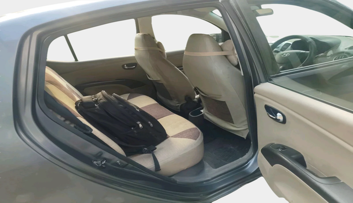 2011 Hyundai i10 MAGNA 1.2, Petrol, Manual, 58,818 km, interior