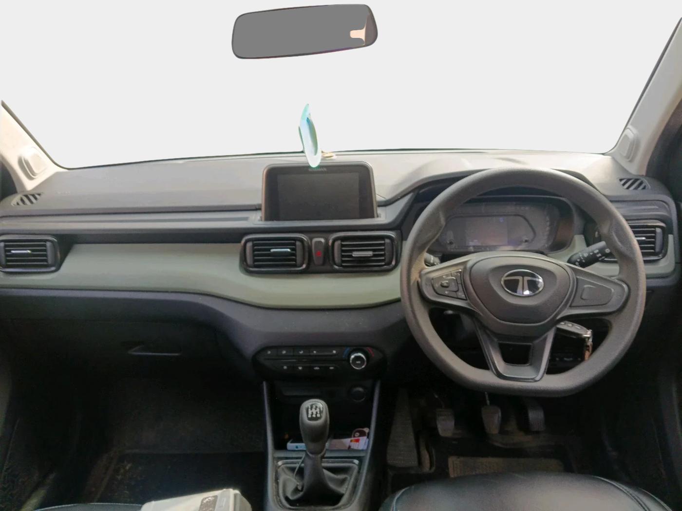 2024 Tata PUNCH ADVENTURE RHYTHM CNG MT, CNG, Manual, 30,838 km, interior