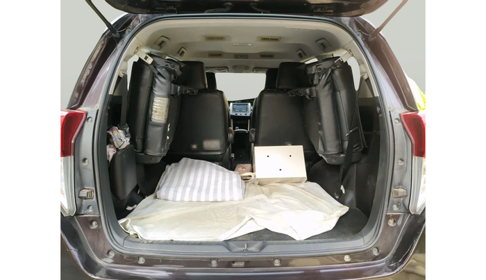 2017 Toyota Innova Crysta 2.4 GX AT 7 STR, Diesel, Automatic, 1,14,243 km, exterior