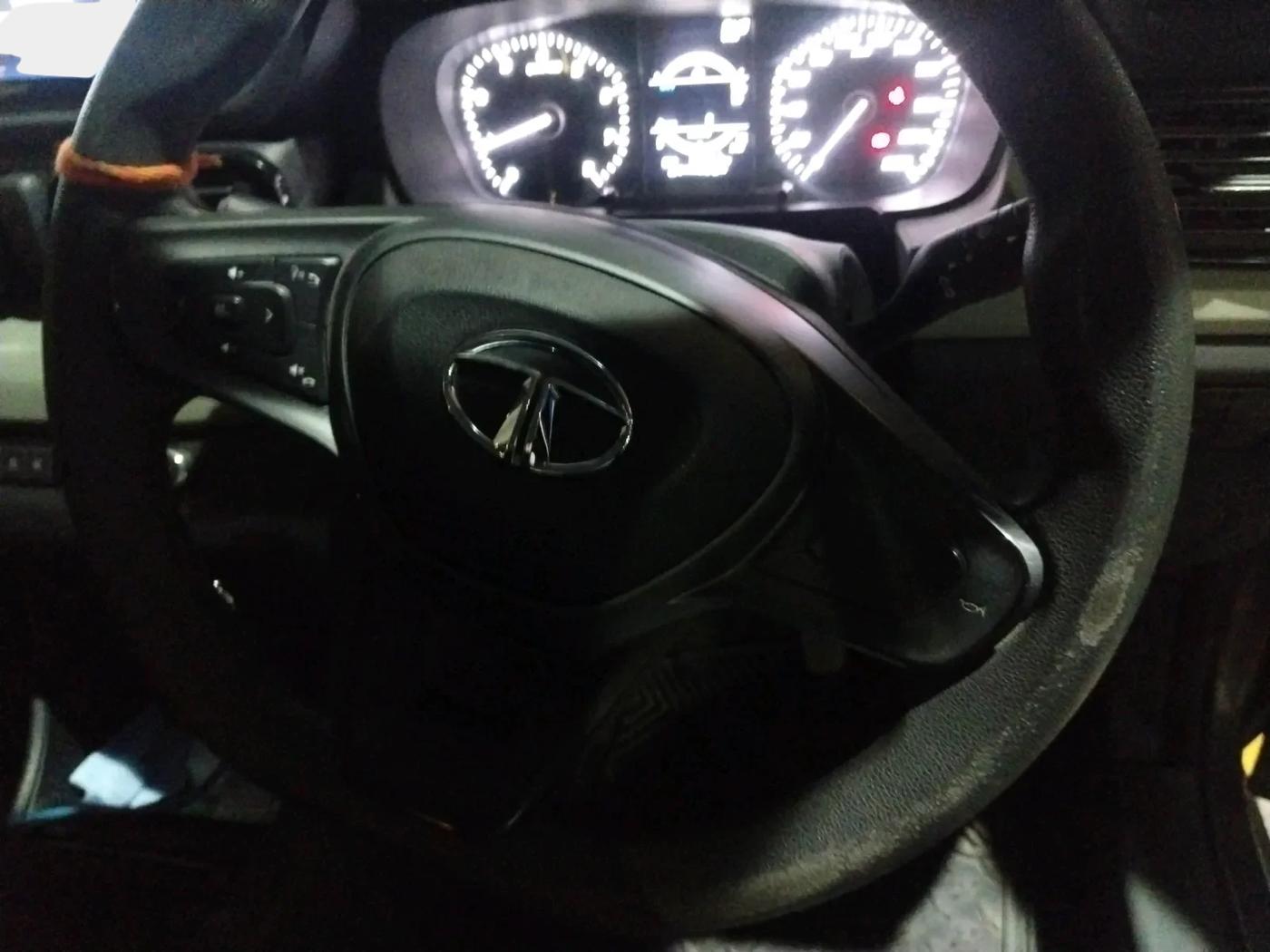 2022 Tata PUNCH ADVENTURE MT, Petrol, Manual, 32,691 km, interior
