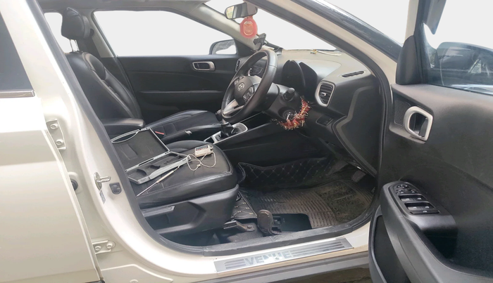 2021 Hyundai VENUE SX 1.0 TURBO, Petrol, Manual, 61,034 km, interior