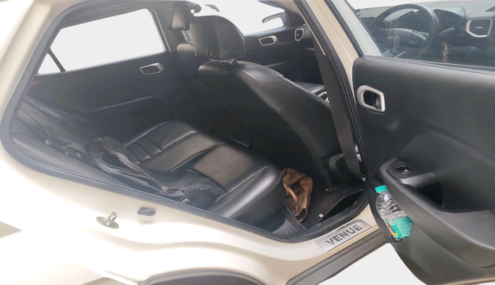 2021 Hyundai VENUE SX 1.0 TURBO, Petrol, Manual, 61,034 km, interior