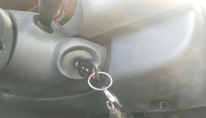 2016 Renault Kwid RXT 0.8, Petrol, Manual, 1,33,829 km, interior