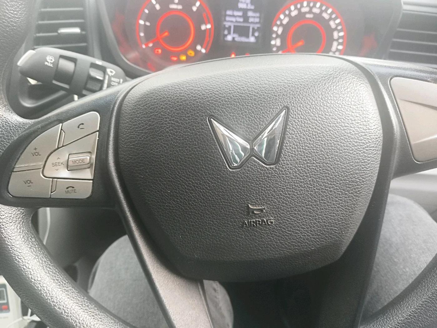 2023 Mahindra XUV300 W6 1.5 Sunroof Diesel, Diesel, Manual, 43,192 km, interior