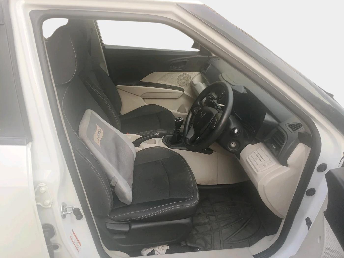 2023 Mahindra XUV300 W6 1.5 Sunroof Diesel, Diesel, Manual, 43,192 km, interior