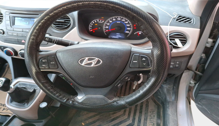 2016 Hyundai Grand i10 SPORTZ 1.2 KAPPA VTVT, Petrol, Manual, 1,12,925 km, interior