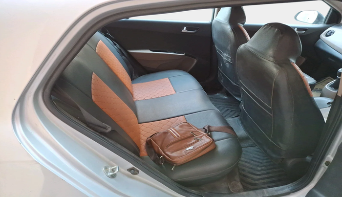 2016 Hyundai Grand i10 SPORTZ 1.2 KAPPA VTVT, Petrol, Manual, 1,12,925 km, interior