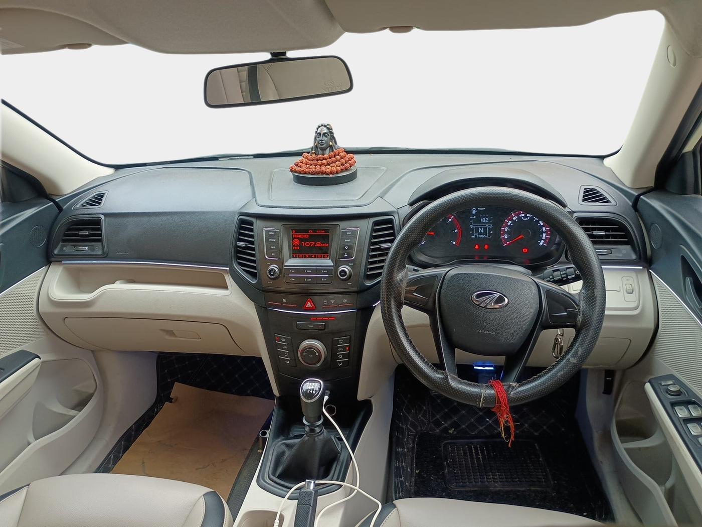 2019 Mahindra XUV300 W4 1.5 DIESEL, Diesel, Manual, 97,883 km, interior