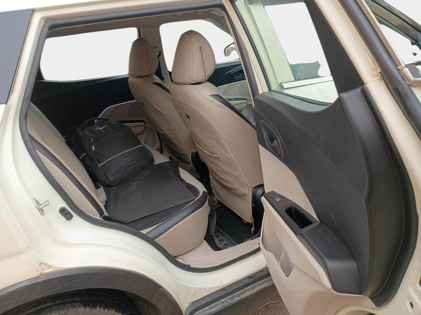 2019 Mahindra XUV300 W4 1.5 DIESEL, Diesel, Manual, 97,883 km, interior