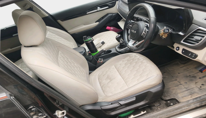 2022 KIA SELTOS HTX 1.5 PETROL, Petrol, Manual, 1,38,200 km, interior