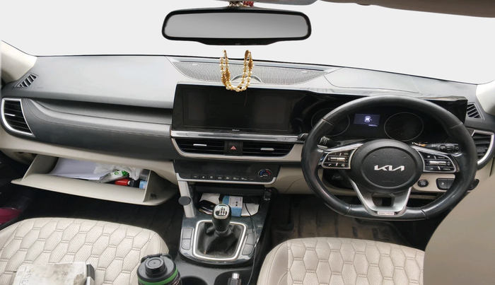 2022 KIA SELTOS HTX 1.5 PETROL, Petrol, Manual, 1,38,200 km, interior