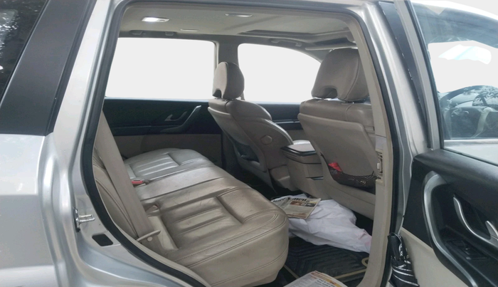 2016 Mahindra XUV500 W10, Diesel, Manual, 1,60,951 km, interior