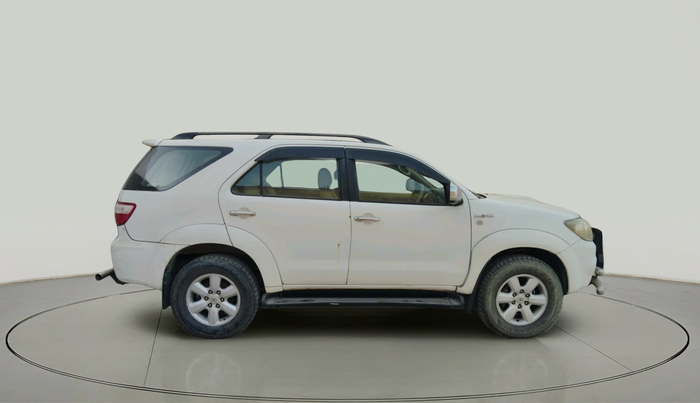 2011 Toyota Fortuner 3.0 4X4 MT, Diesel, Manual, 2,35,278 km, exterior