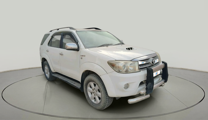 2011 Toyota Fortuner 3.0 4X4 MT, Diesel, Manual, 2,35,278 km, exterior